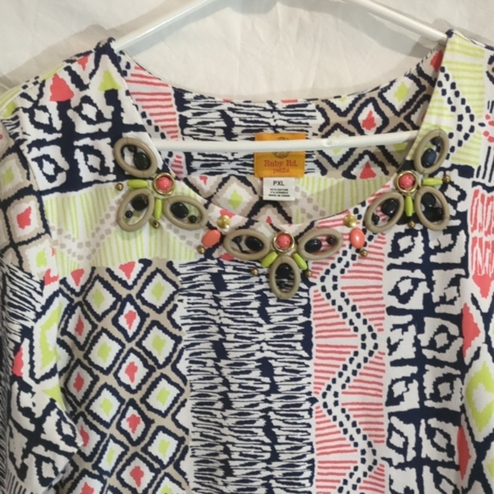 Ruby Rd | Printed Short Sleeve Knit Top with Beaded Neckline Resort Cruise | XLP